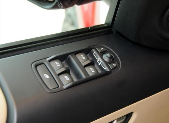 神行者2 2012款 2.2T SD4 SE柴油版 车厢座椅   门窗控制
