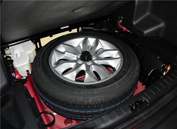 神行者2 2014款 2.0T Si4 HSE汽油版 其他细节类   备胎