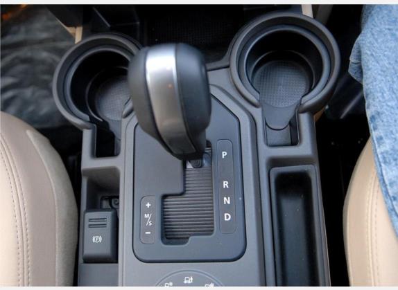 发现 2005款 4.0 SC V6 HSE 中控类   挡把