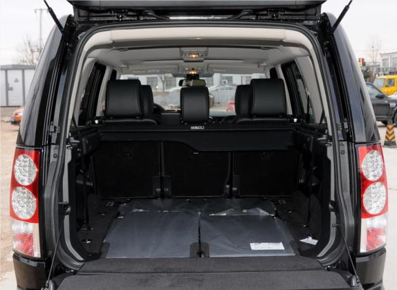 发现 2013款 5.0 V8 SE 车厢座椅   后备厢