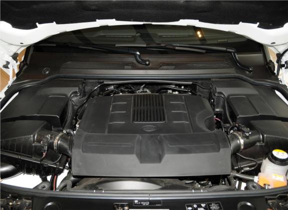 发现 2013款 5.0 V8 尊黑限量版 其他细节类   发动机舱