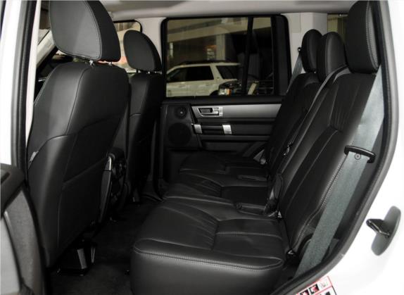 发现 2013款 5.0 V8 尊黑限量版 车厢座椅   后排空间