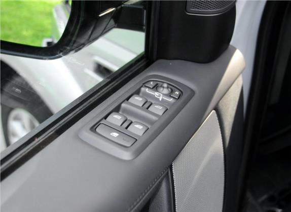 发现 2014款 3.0 SC V6 XXV Edition 车厢座椅   门窗控制