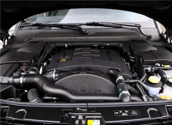 发现 2014款 3.0 SDV6 HSE 柴油版 其他细节类   发动机舱