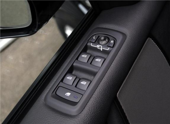 发现 2014款 3.0 SDV6 HSE 柴油版 车厢座椅   门窗控制