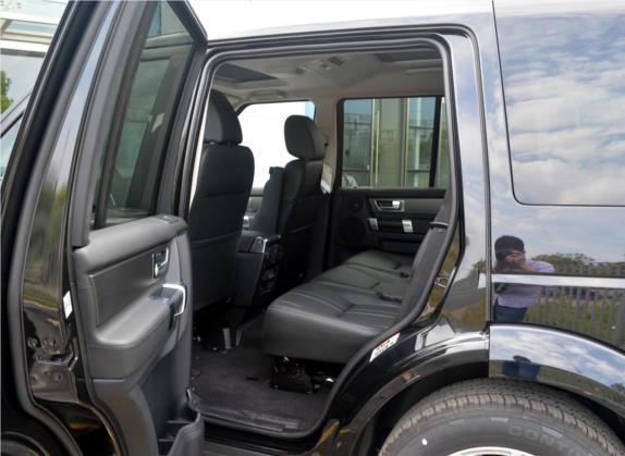 发现 2015款 3.0 SDV6 HSE 柴油版 车厢座椅   后排空间