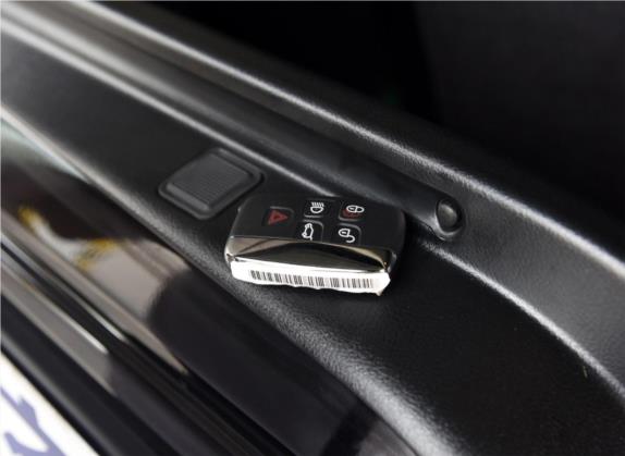 发现 2015款 3.0 SC V6 HSE 其他细节类   钥匙