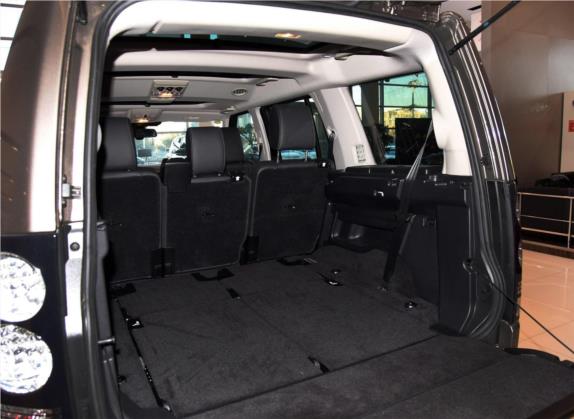 发现 2015款 3.0 SC V6 HSE Luxury 车厢座椅   后备厢