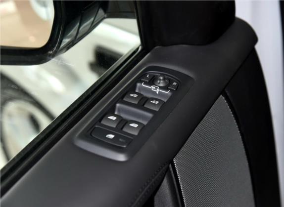 发现 2016款 3.0 SC 征峰限量版 车厢座椅   门窗控制