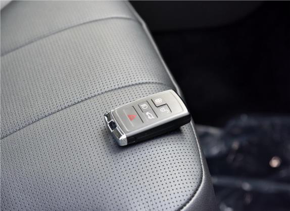 发现 2018款 3.0 SC V6 HSE 其他细节类   钥匙