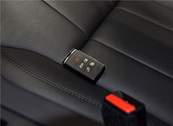 发现 2019款 3.0 SC V6 SE 其他细节类   钥匙