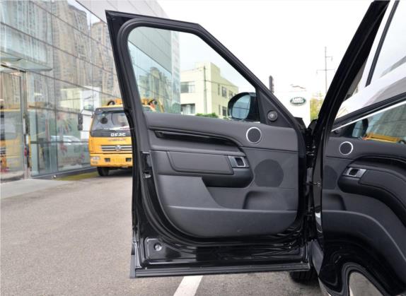 发现 2020款 3.0 SC V6 SE 车厢座椅   前门板