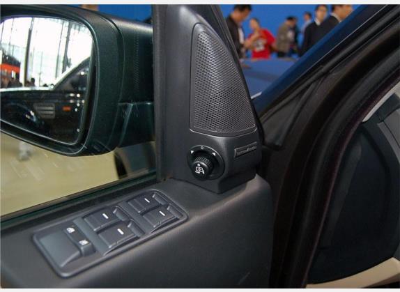 揽胜运动版 2005款 运动版V8 4.4 车厢座椅   门窗控制