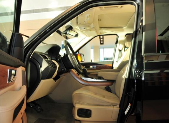 揽胜运动版 2012款 5.0 NA V8 HSE 车厢座椅   前排空间