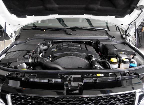 揽胜运动版 2013款 3.0 TDV6 柴油极致运动版 其他细节类   发动机舱