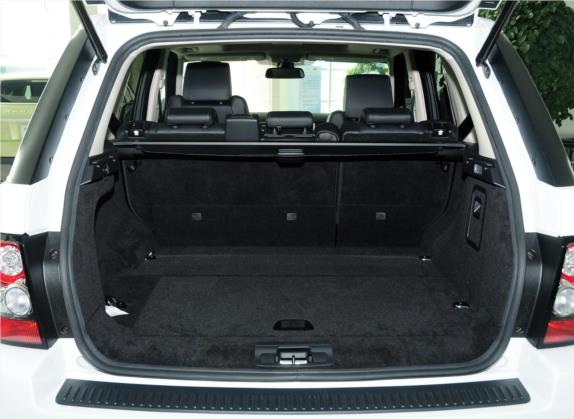 揽胜运动版 2013款 3.0 TDV6 柴油极致运动版 车厢座椅   后备厢