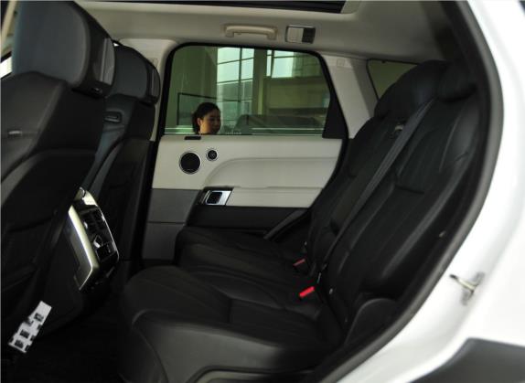 揽胜运动版 2014款 3.0 SC V6 HSE 车厢座椅   后排空间