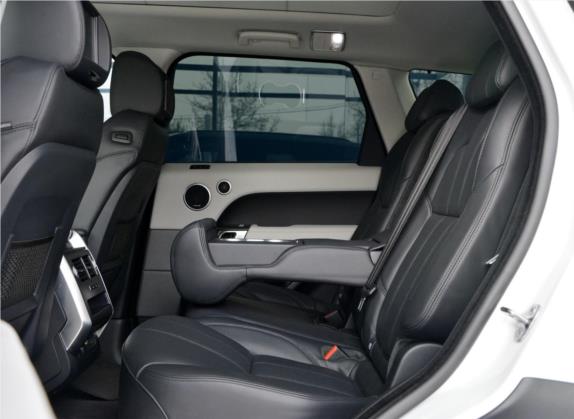 揽胜运动版 2015款 3.0 SDV6 HSE DYNAMIC 车厢座椅   后排空间