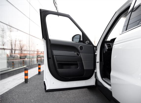 揽胜运动版 2015款 3.0 SC V6 HSE 车厢座椅   前门板