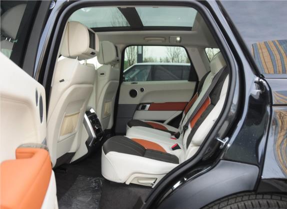 揽胜运动版 2015款 3.0 SC V6 锋尚创世版 车厢座椅   后排空间