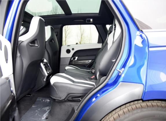 揽胜运动版 2015款 5.0 SC V8 SVR 车厢座椅   后排空间