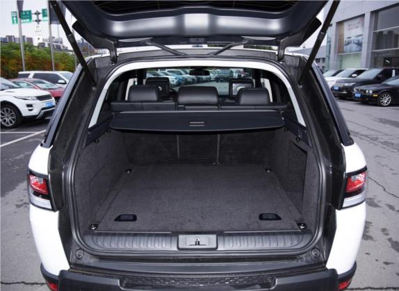 揽胜运动版 2016款 3.0 SC V6 HSE DYNAMIC 车厢座椅   后备厢