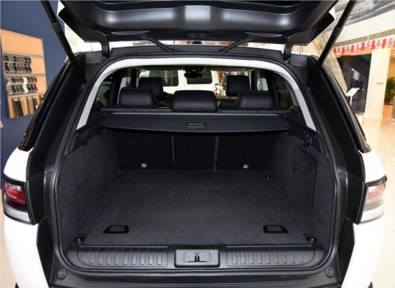 揽胜运动版 2017款 3.0 SC V6 SE 车厢座椅   后备厢