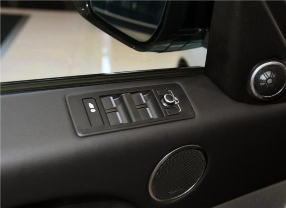 揽胜运动版 2017款 3.0 SC V6 HSE DYNAMIC 车厢座椅   门窗控制