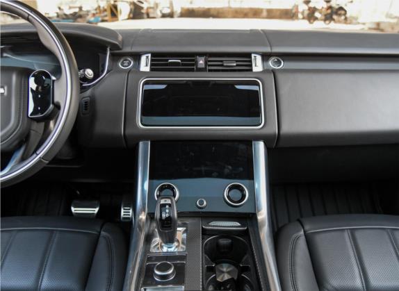 揽胜运动版 2019款 3.0 SC V6 HSE DYNAMIC 中控类   中控台