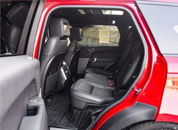 揽胜运动版 2019款 3.0 SC V6 HSE DYNAMIC 车厢座椅   后排空间