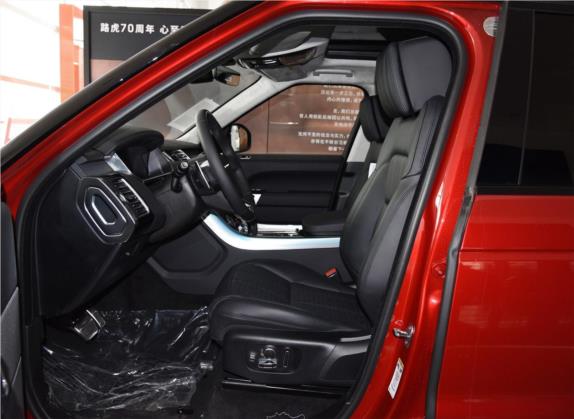 揽胜运动版 2019款 3.0 SC V6 锋尚创世版 DYNAMIC 车厢座椅   前排空间