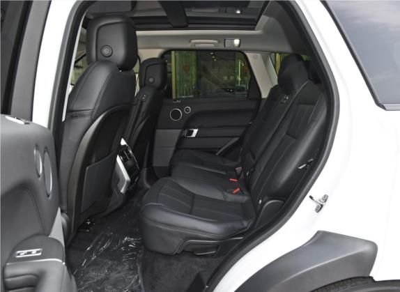 揽胜运动版 2020款 3.0 L6 SE 车厢座椅   后排空间