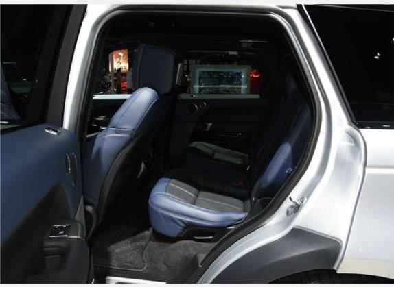 揽胜运动版 2020款 3.0 L6 HST 车厢座椅   后排空间