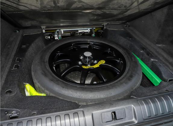 揽胜运动版 2021款 5.0 SC V8 SVR 竞速绿定制版 其他细节类   备胎