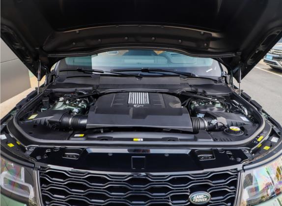 揽胜运动版 2021款 5.0 SC V8 SVR 竞速绿定制版 其他细节类   发动机舱