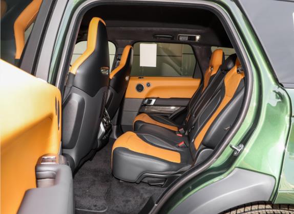 揽胜运动版 2021款 5.0 SC V8 SVR 竞速绿定制版 车厢座椅   后排空间