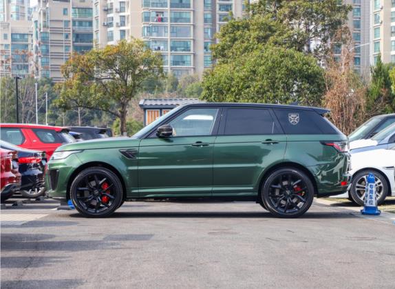 揽胜运动版 2021款 5.0 SC V8 SVR 竞速绿定制版 外观   正侧