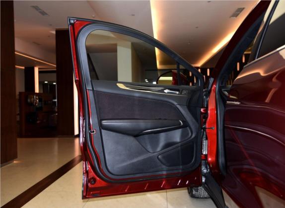 林肯MKC 2015款 2.0T 四驱总统系列 车厢座椅   前门板