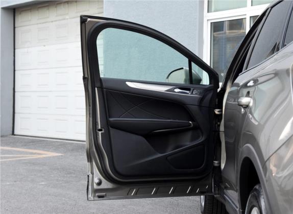 林肯MKC 2016款 2.0T 两驱尊享版 车厢座椅   前门板