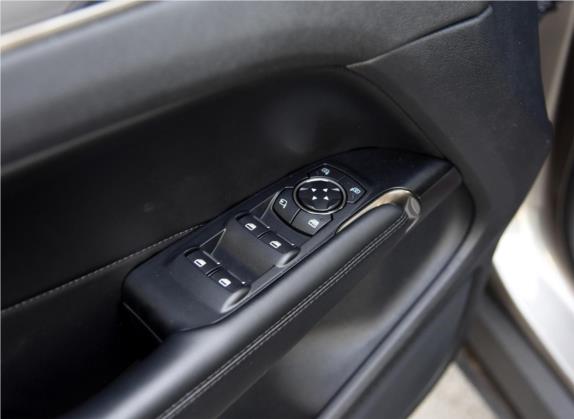 林肯MKC 2016款 2.0T 两驱尊享版 车厢座椅   门窗控制