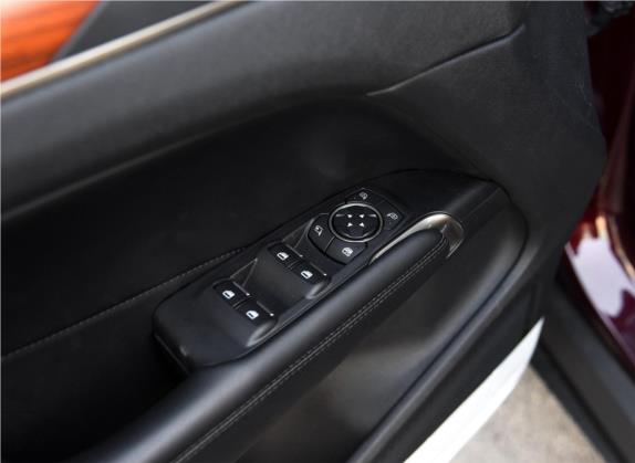林肯MKC 2016款 2.0T 两驱尊雅版 车厢座椅   门窗控制