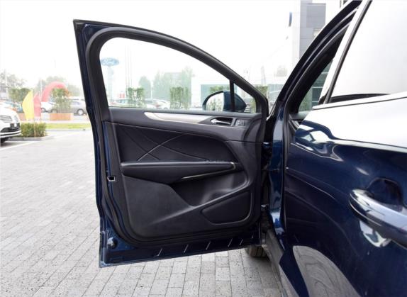 林肯MKC 2017款 2.0T 两驱尊享版 车厢座椅   前门板