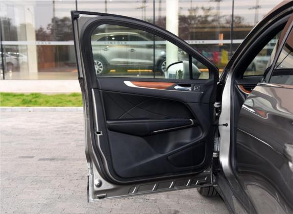 林肯MKC 2017款 2.0T 四驱尊雅版 车厢座椅   前门板