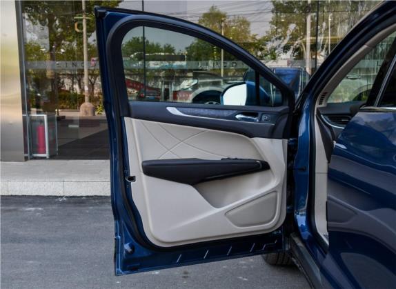 林肯MKC 2018款 2.0T 四驱尊雅版 车厢座椅   前门板