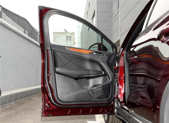 林肯MKC 2018款 2.0T 四驱尊耀版 车厢座椅   前门板