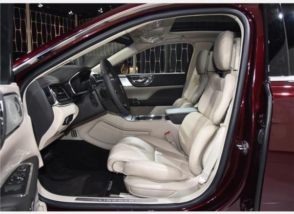 林肯大陆 2017款 3.0T 四驱尊耀版 车厢座椅   前排空间