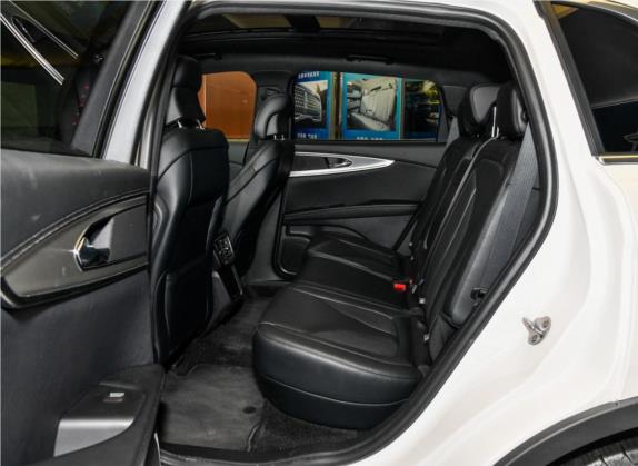 航海家(进口) 2019款 2.0T 两驱尊享版 国V 车厢座椅   后排空间