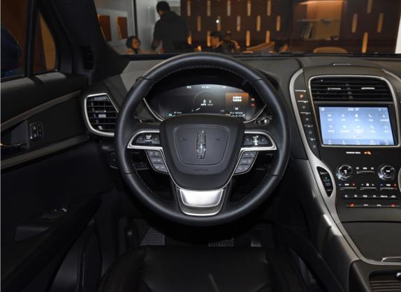 航海家(进口) 2020款 2.0T 潜航版 中控类   驾驶位