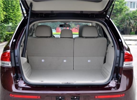 林肯MKX 2010款 3.5L AWD 车厢座椅   后备厢