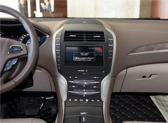 林肯MKZ 2015款 2.0T 总统系列 中控类   中控台